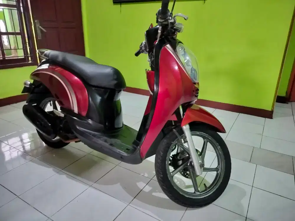 Honda Scoopy 2011 siap gass BS TT
