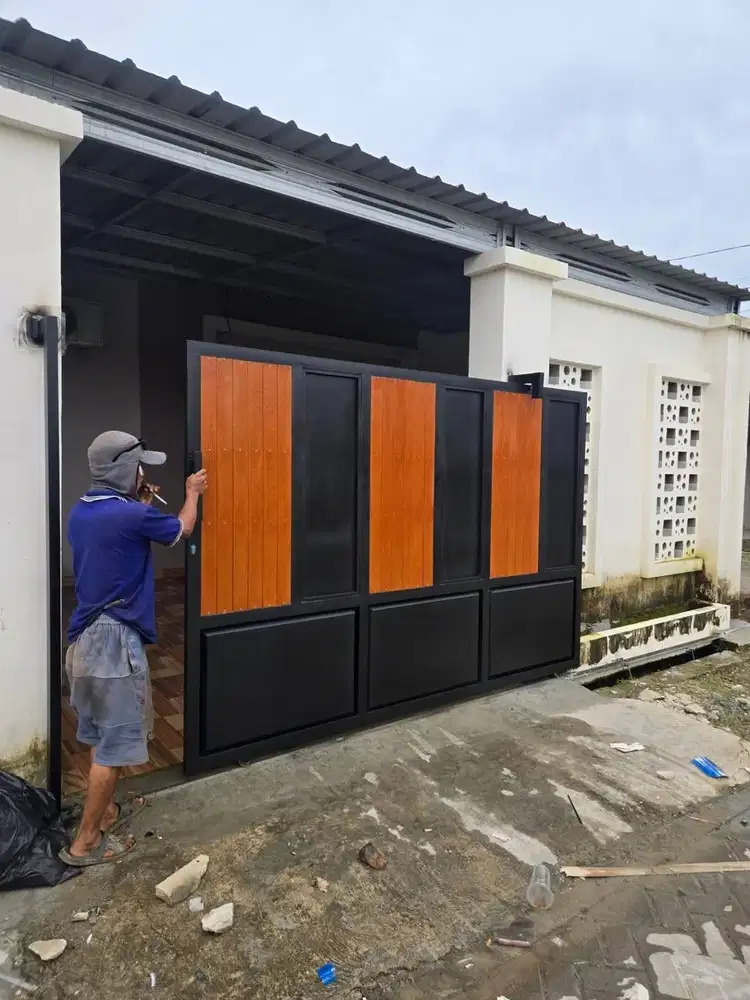 Pagar woodplank kombinasi plat