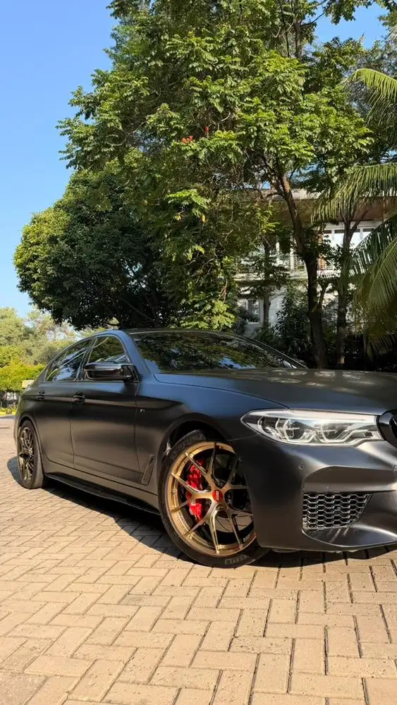 For sale : BMW 520 i ( M5 Looks ) Low KM - WELL MAINTAINED