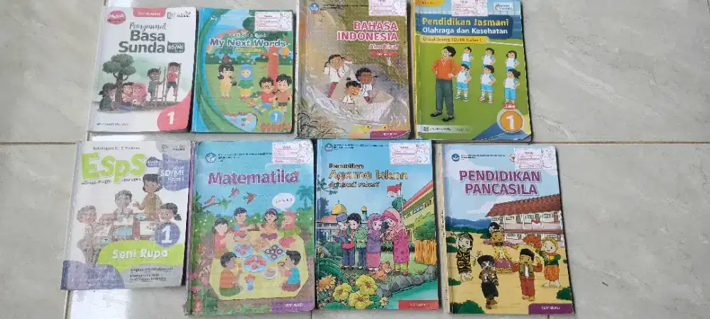 Buku paket kelas 1 SD