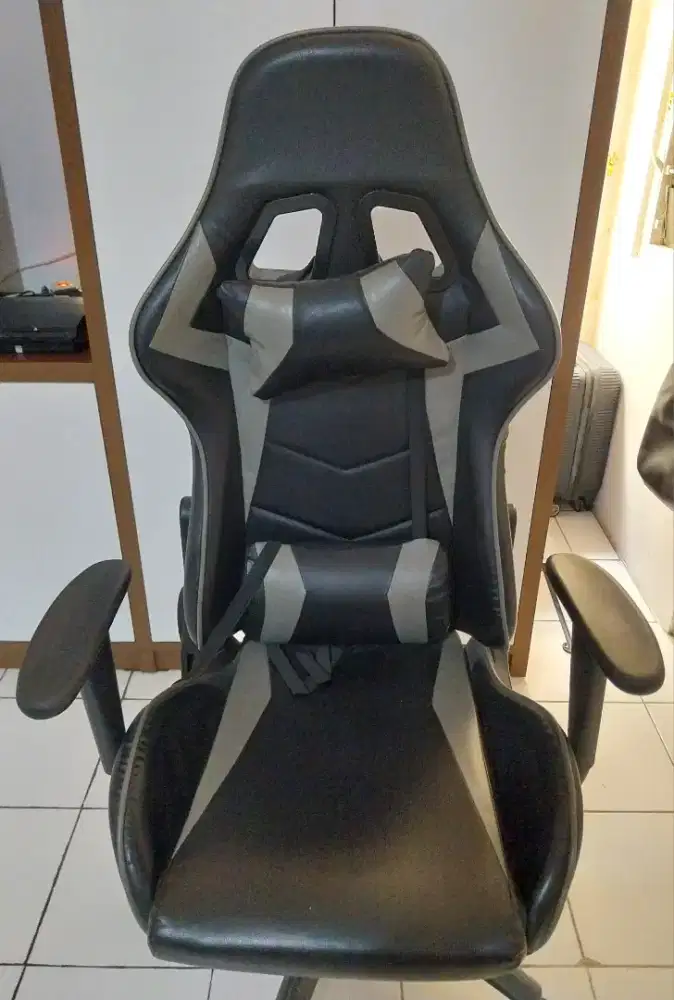 KURSI GAMING LOKAL