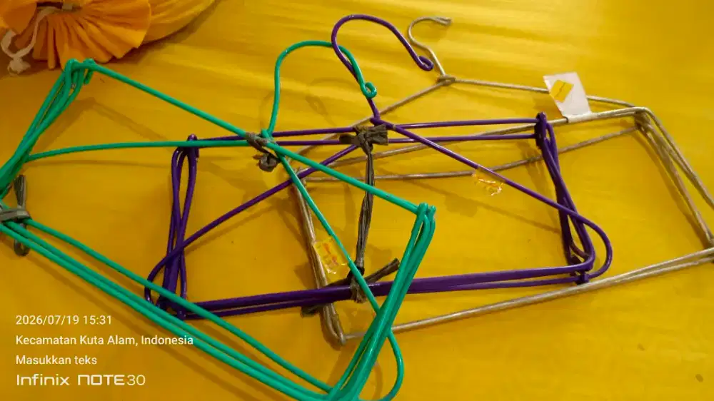 Hanger jilbab gantungan