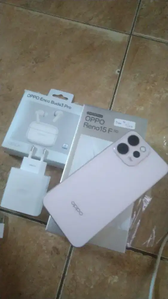 Dijual Oppo Reno f15 pink 5G 12/256