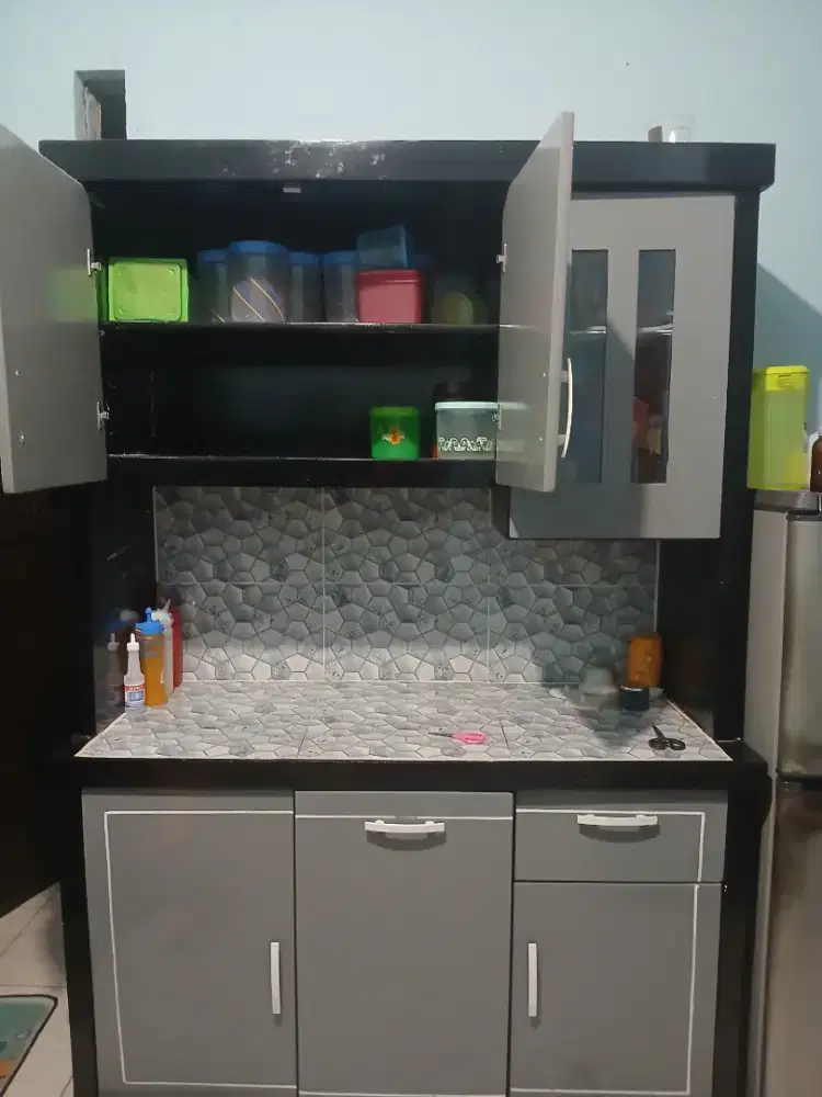 Tempat lemari makan