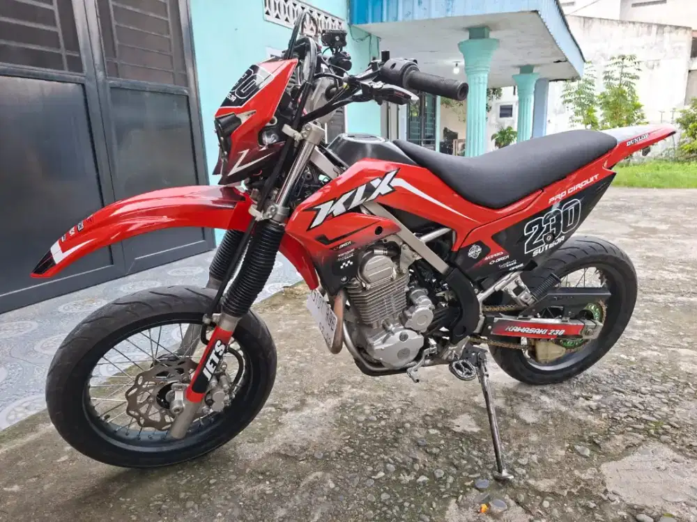 KAWASAKI KLX 230