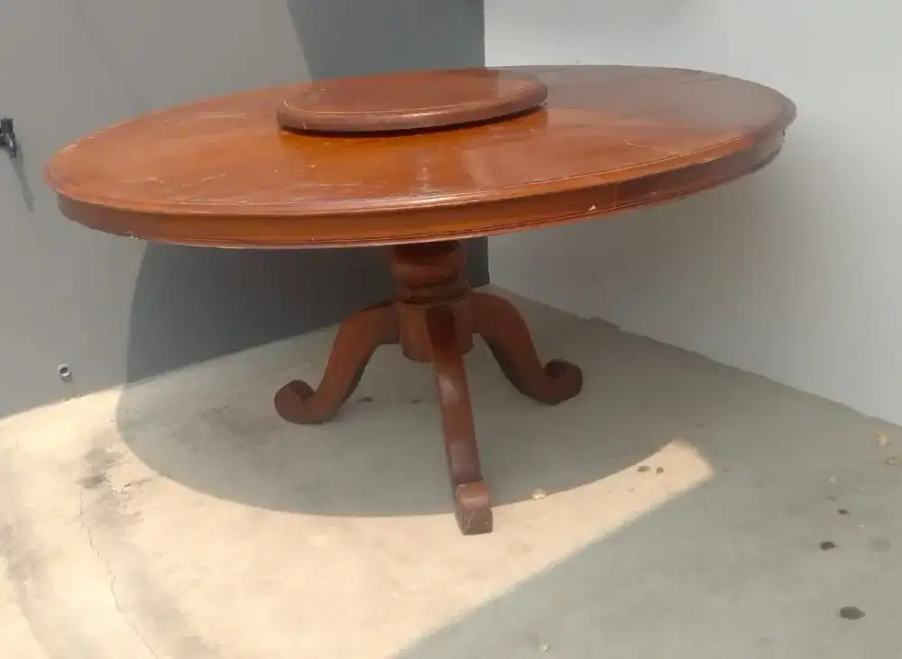 Meja makan bundar ( hanya meja)