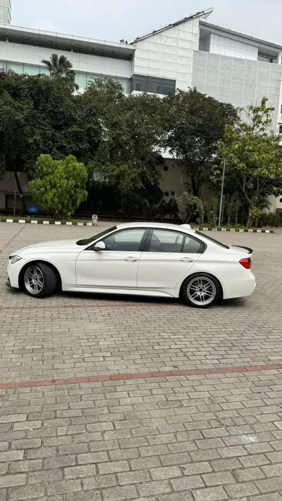 BMW 320i 2013 Bensin