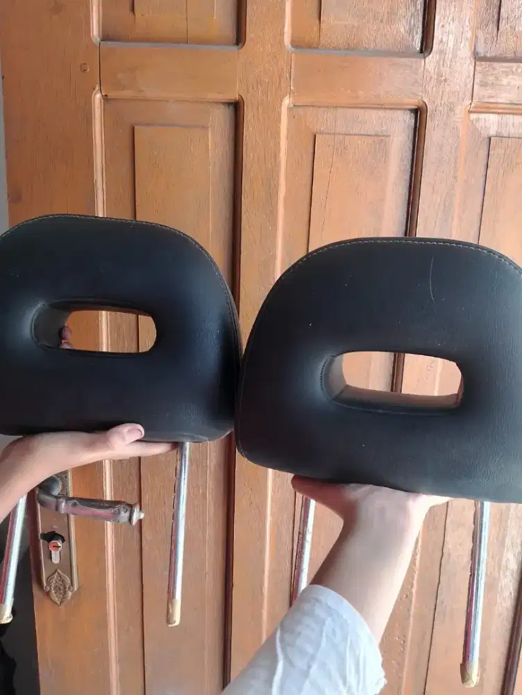 Di jual head rest atau sandaran kepala Nissan xtrail