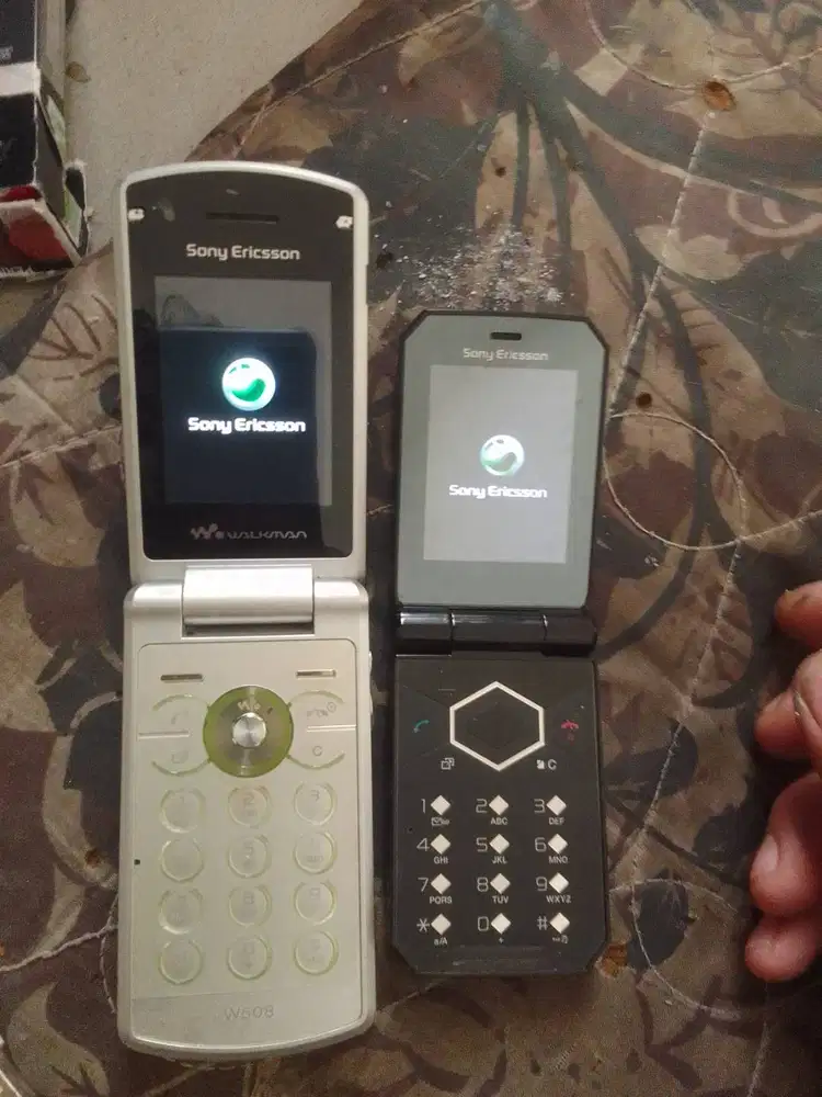 Sony Ericsson f100i jalou dan w508 second