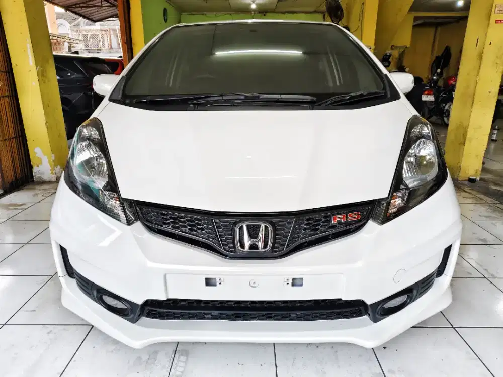 HONDA JAZZ RS CVT AT 2013 MATIC LIKE NEW GOOD CONDITION