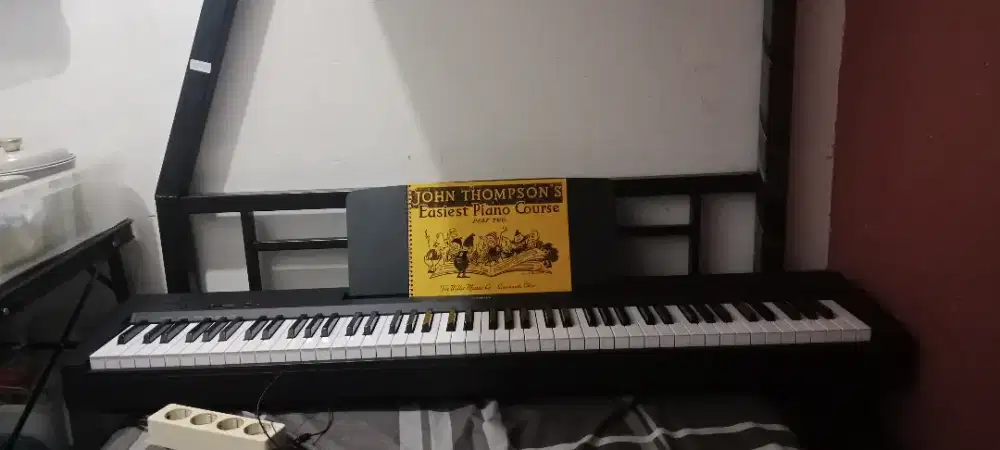 Piano Yamaha P145