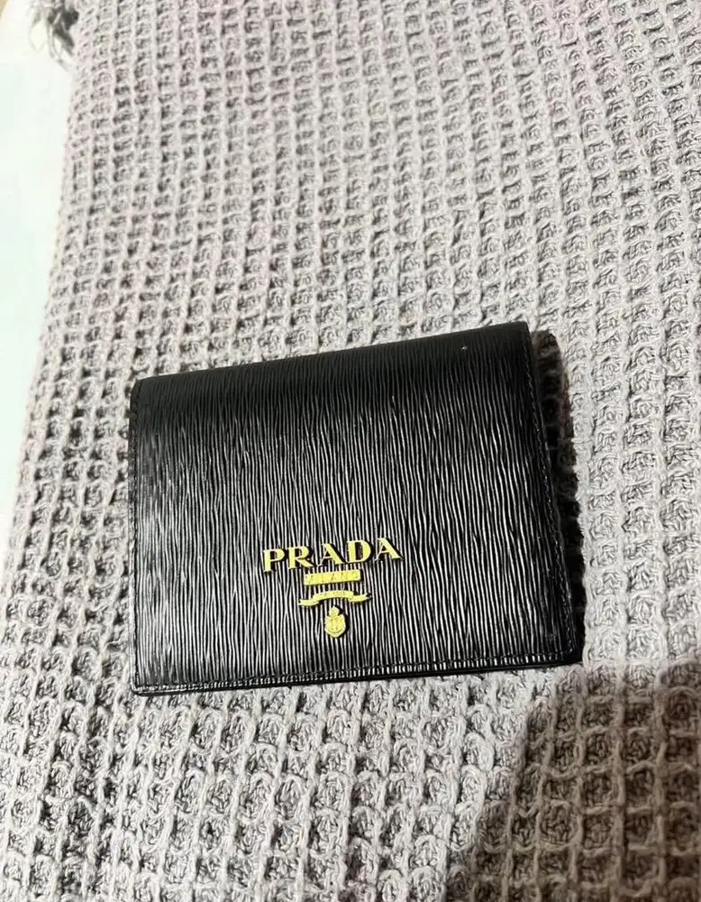 PRADA Wallet authentic