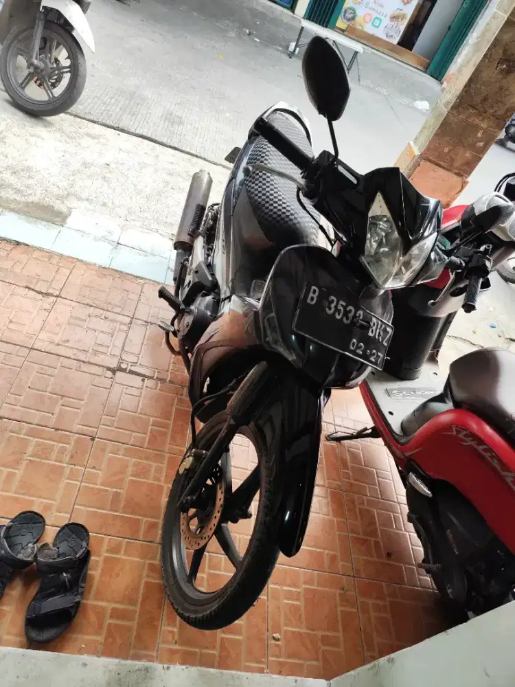 Dijual supra x 2012 warna hitam