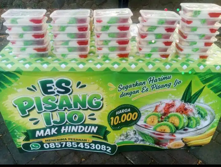 Jaga lapak es pisang ijo