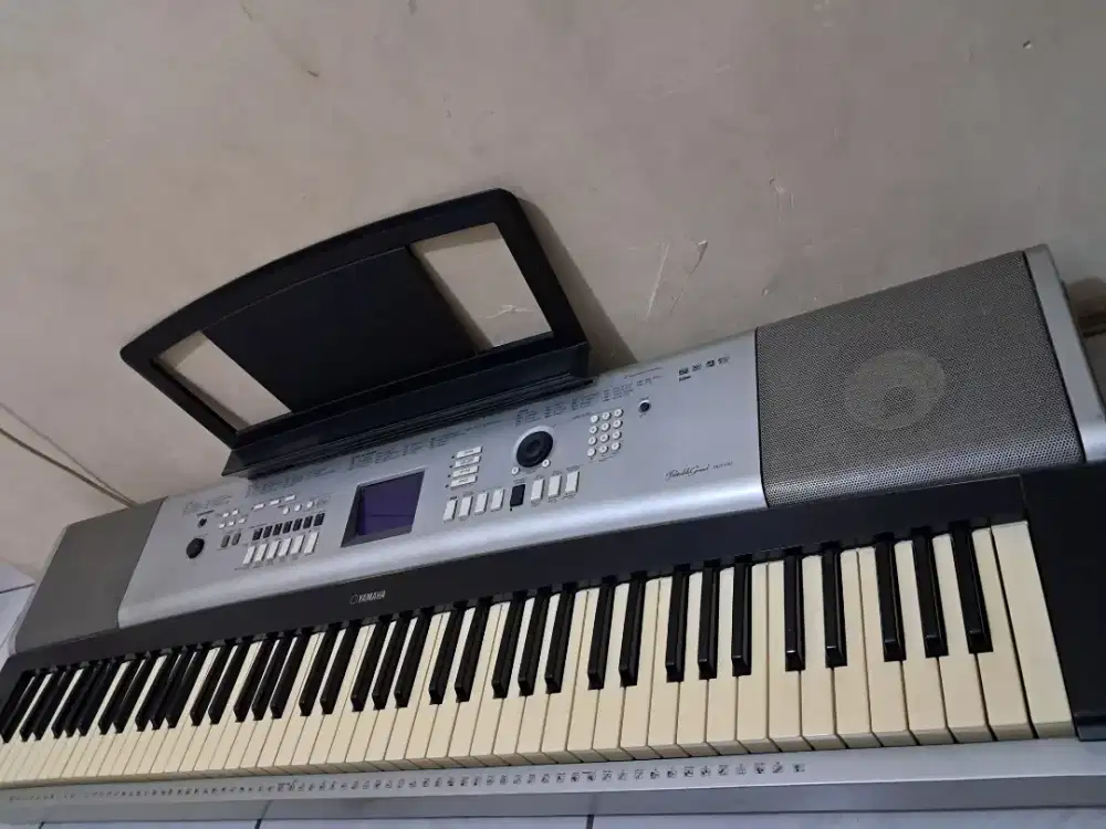 Yamaha DGX-530 Piano Digital Portable