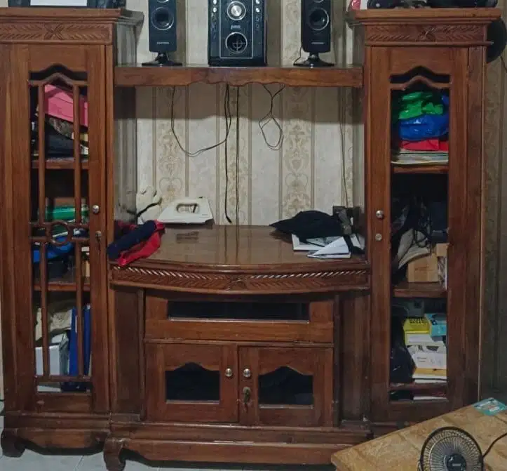 Rak TV Kayu Masih Kokoh