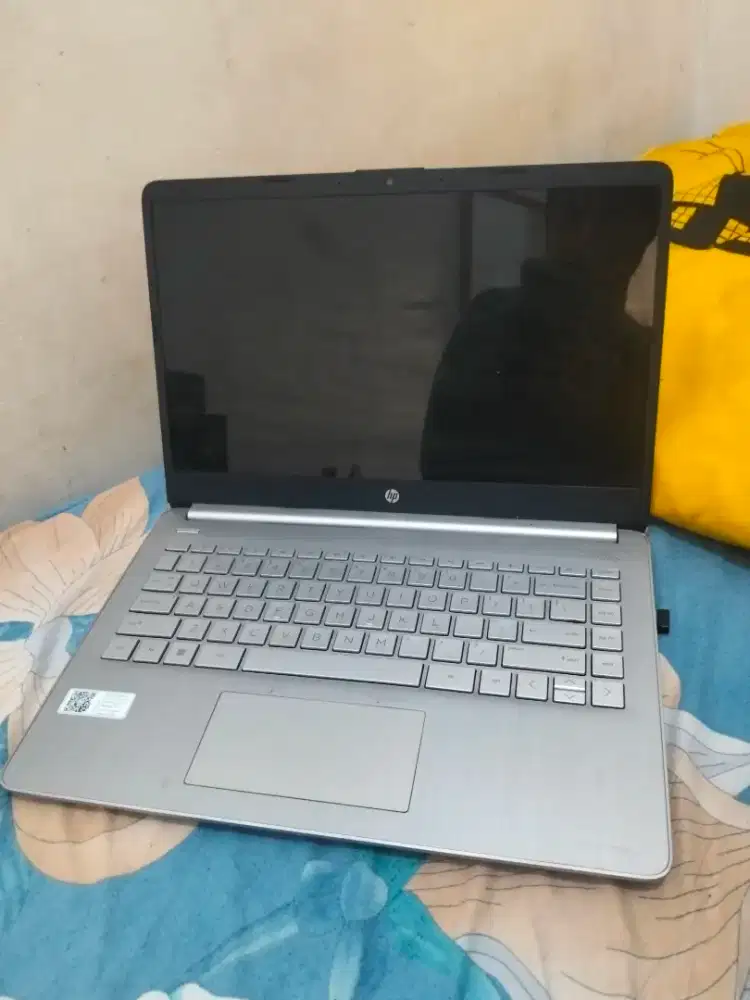 merek HP kondisi mulus, bagus..tdk ada cacat