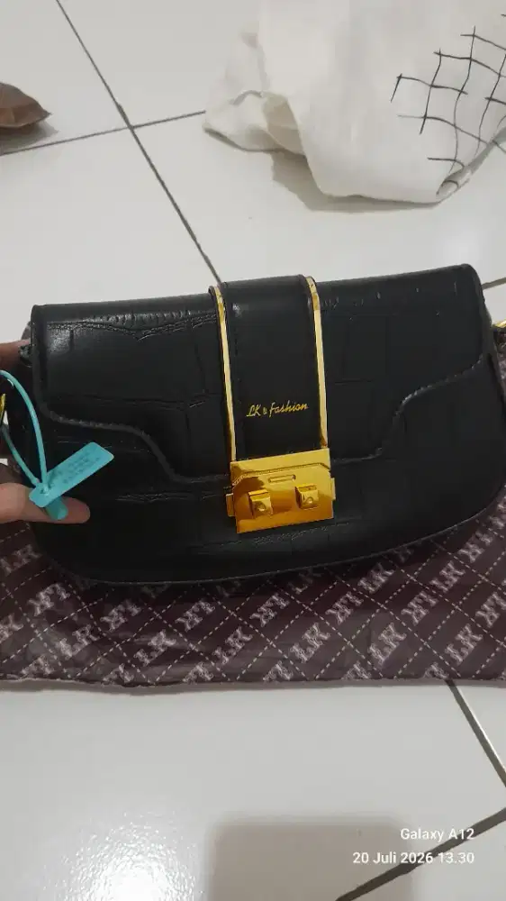 Dijual aja sayang tidak terpakai.