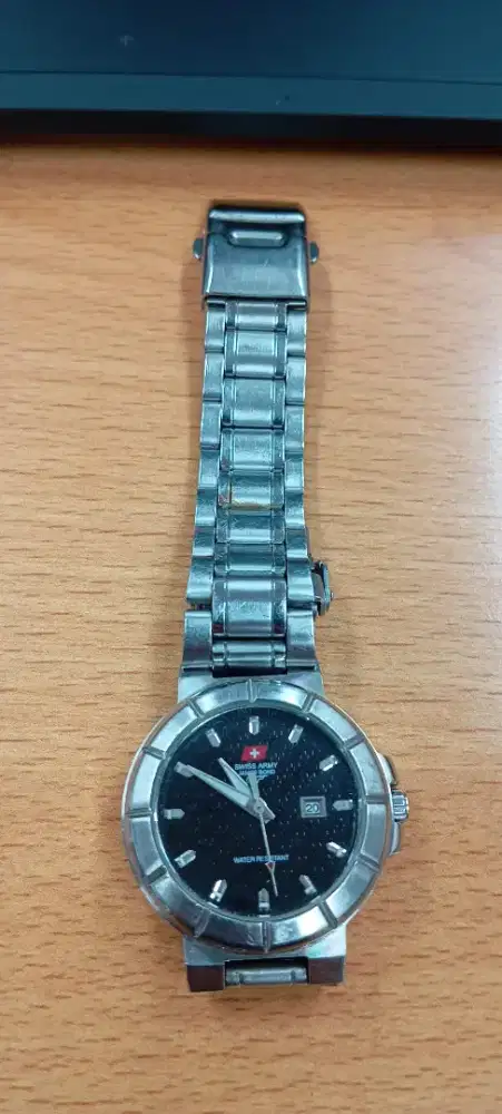 Jam Tangan Swiss Army HCC 1140