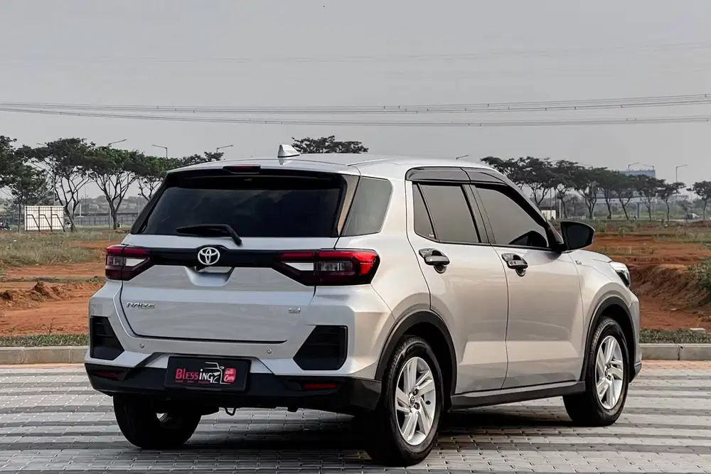 Toyota Raize G  1.2 CVT matic AT  2022 Silver metalik