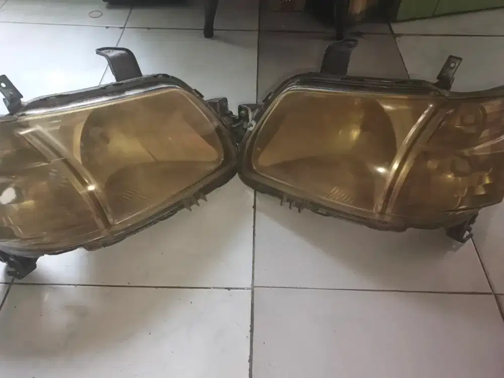 Lampu Depan Daihatsu Grand Max Ori Bekas Sepasang – Masih Bagus
