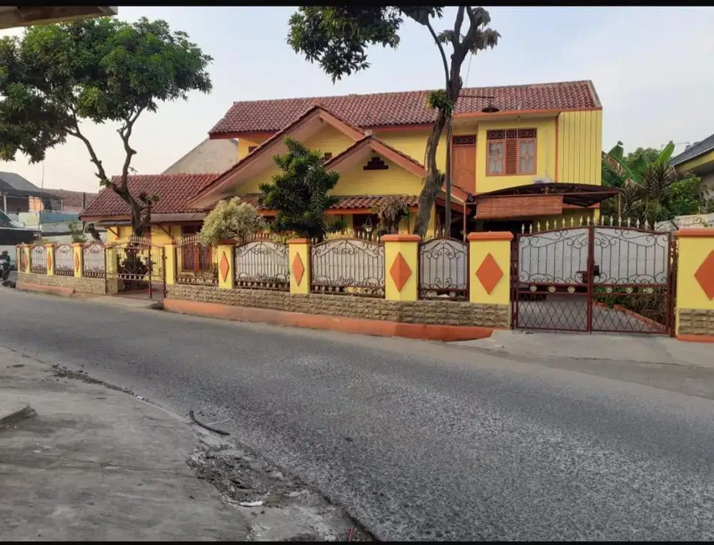 DIJUAL RUMAH 2 LANTAI MILIK PRIBADI