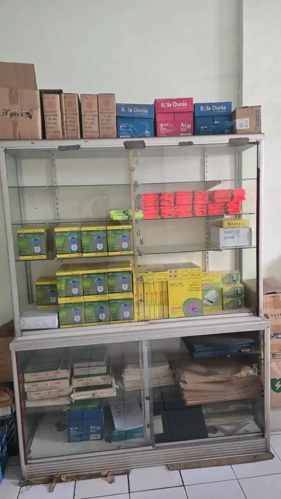 Etalase Kaca Alumunium Bekas Murah