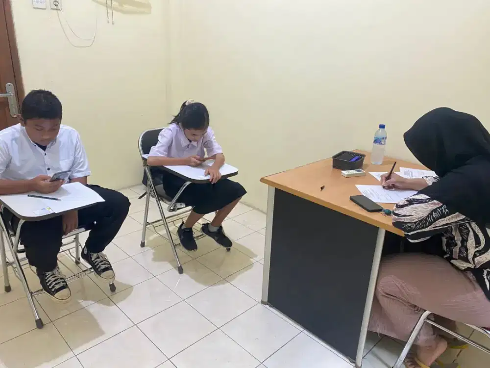 Dicari Guru Kimia Fisika dan Biologi