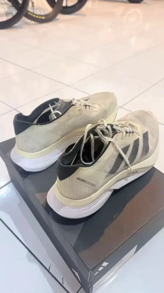 SEPATU ADIDAS ADIZERO BOSTON 12
