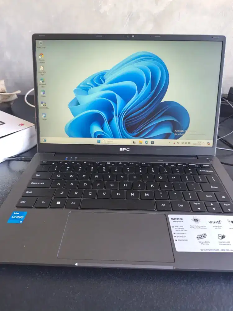Laptop SPC Life 5 ram 8/512gb Desember 2026