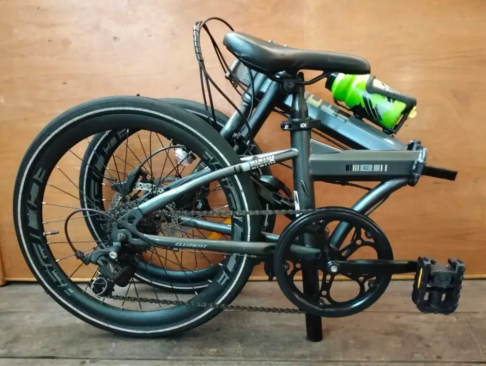 Sepeda lipat element