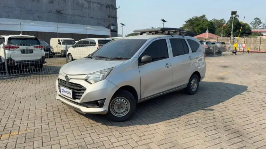 LOW DP Daihatsu Sigra 1.0 D Bensin-MT 2017 UFE