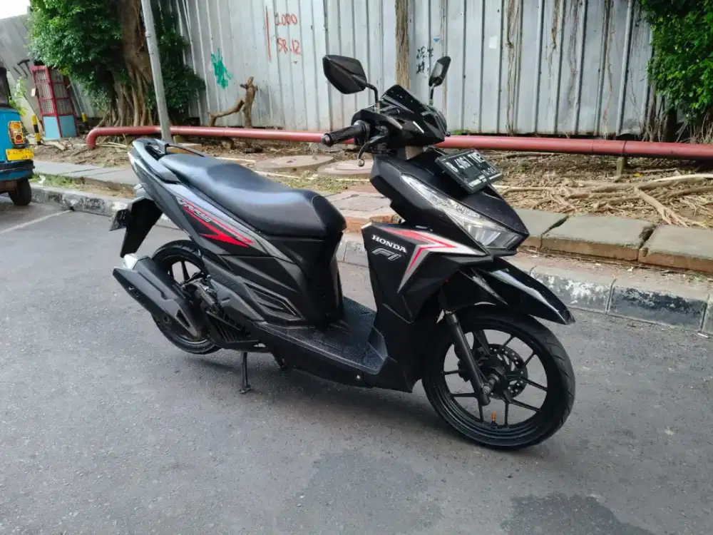 Honda Vario LED Old 125cc PGM-FI Tahun 2016