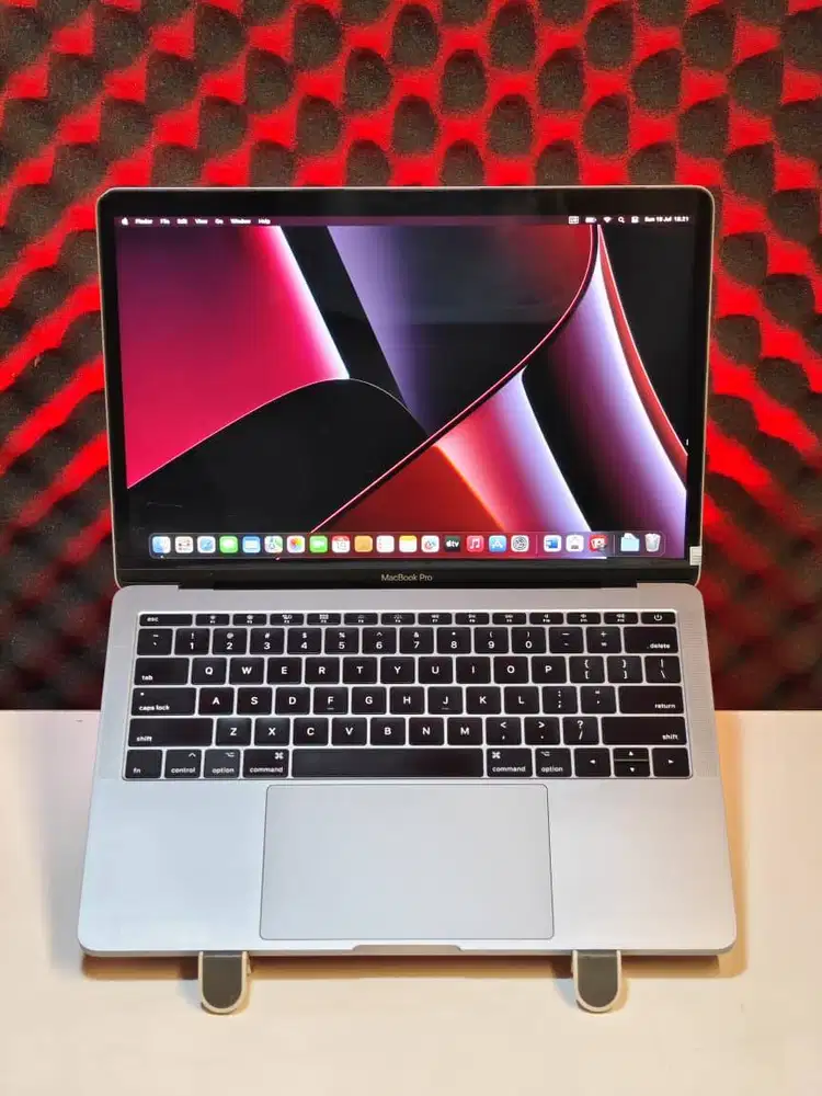 MacBook Pro 2017 13 Inch Core i5 Ram 8GB SSD 256GB Mulus