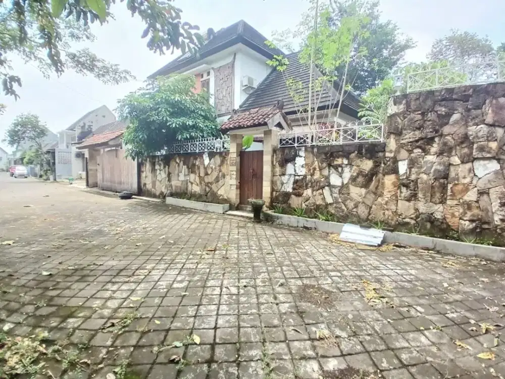 Rumah 2 Lantai di Dalam Perumahan Hunian Eksklusif & Strategis, Maguwoharjo, Depok, Sleman