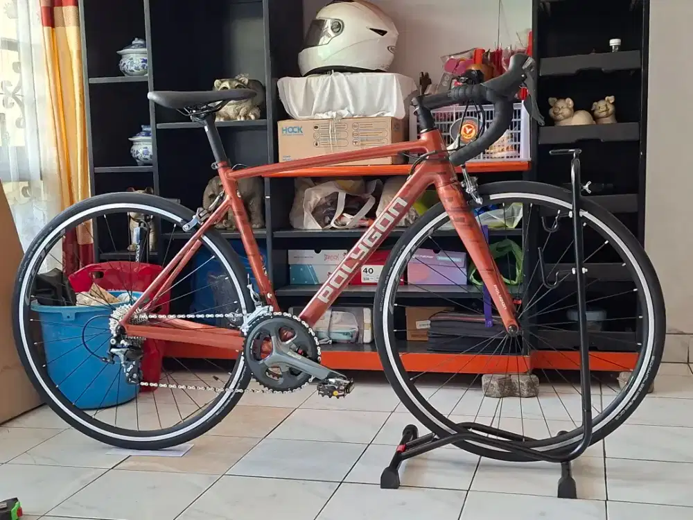 Second Sepeda polygon Strattos S4 road bike 2026