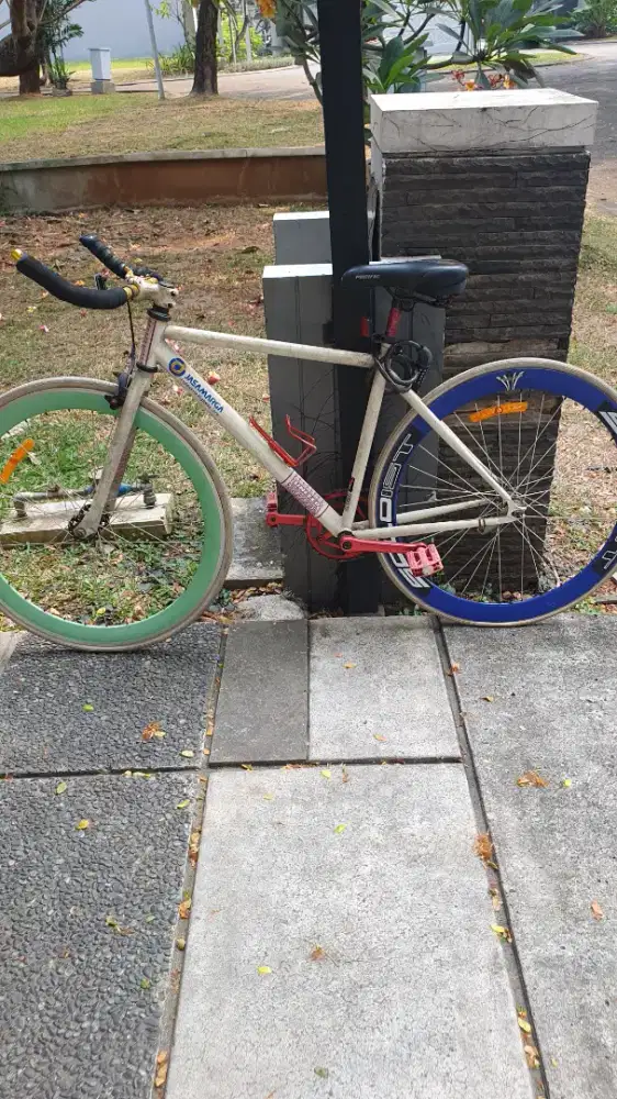 Sepeda Fixie - United