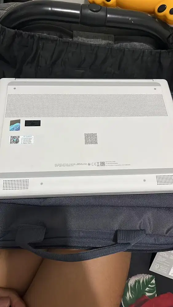 Jual laptop hp masih baru beberapa kali pemakain doang