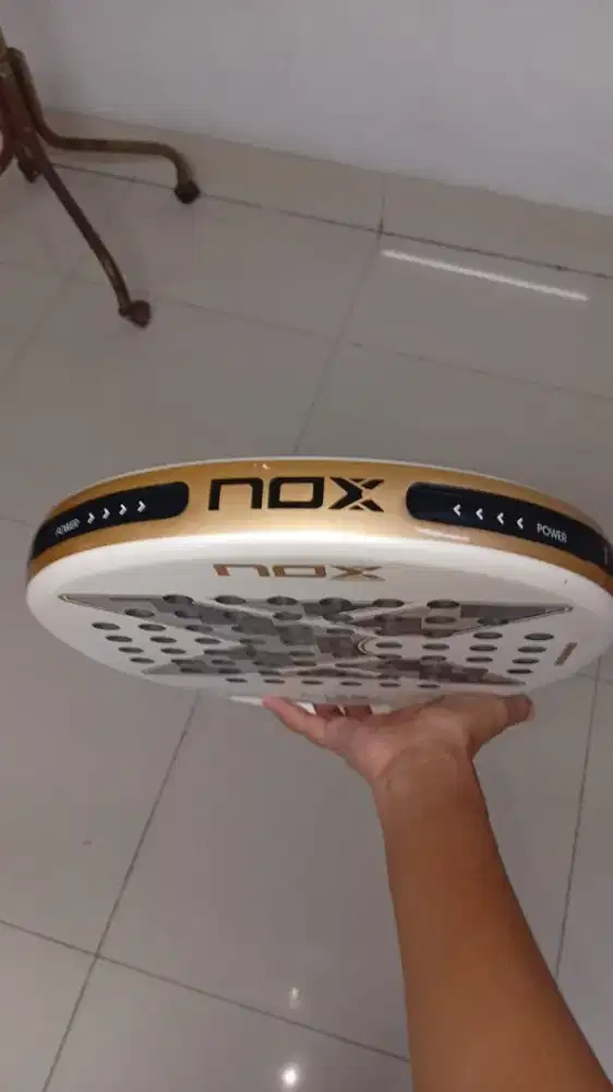 raket padel NOX AT10 LUXURY GENIUS 12K WHITE 2026