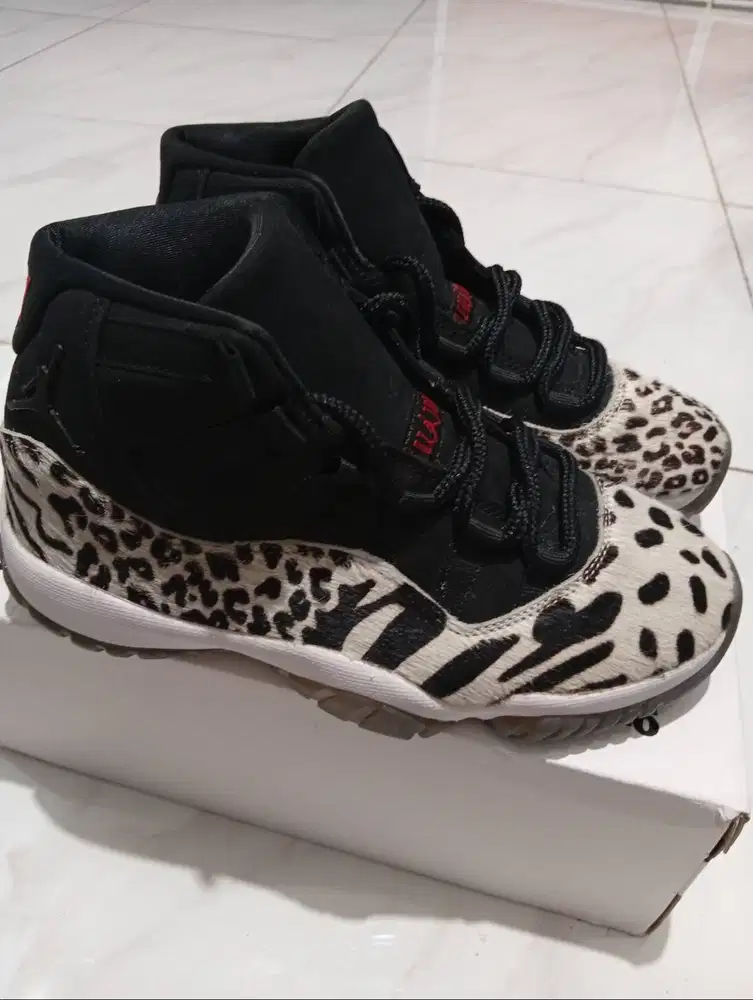 Sepatu Jordan retro 11