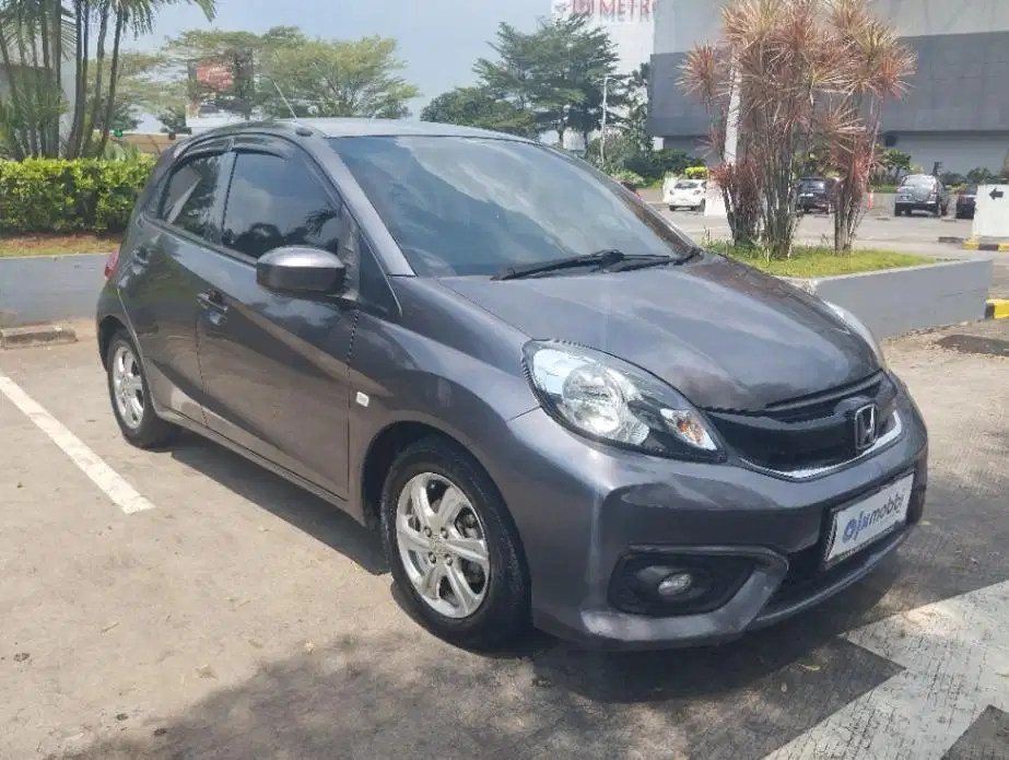 LOW DP Honda Brio Satya 1.2 E Bensin-MT 2017 AGC