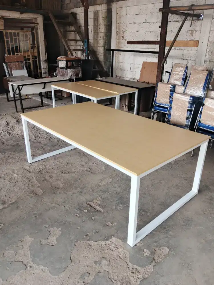 Meja Meeting Custom Modern