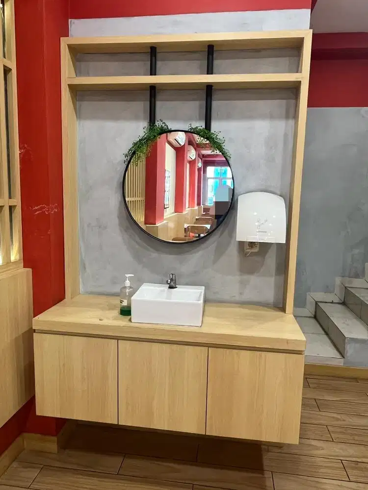 Wastafel set, kabinet, dan cermin gantung