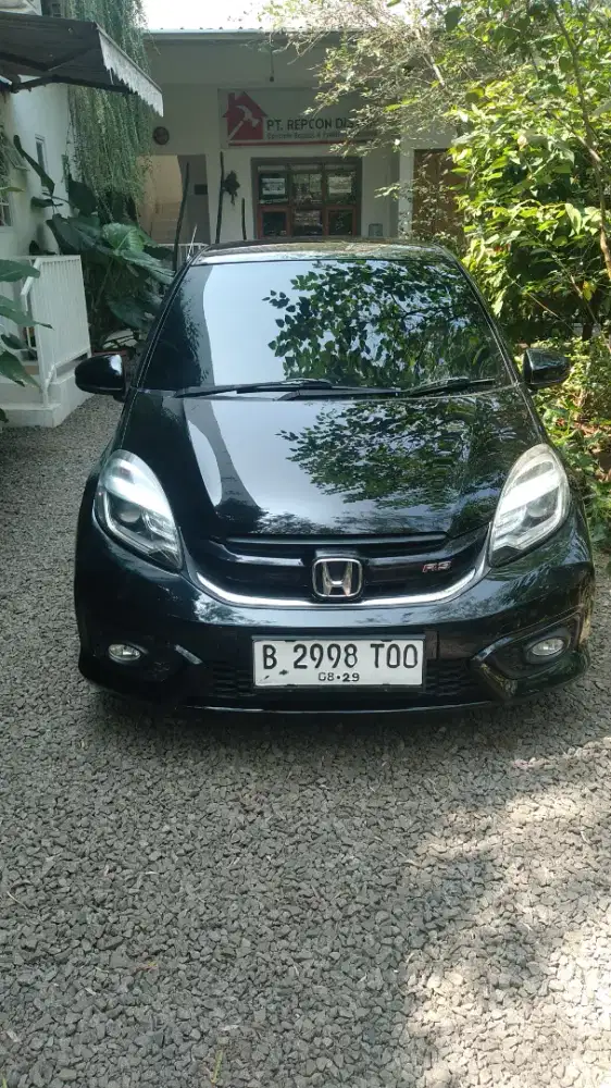 Dijual cepat mobil Honda Brio Satya RS 1.2
