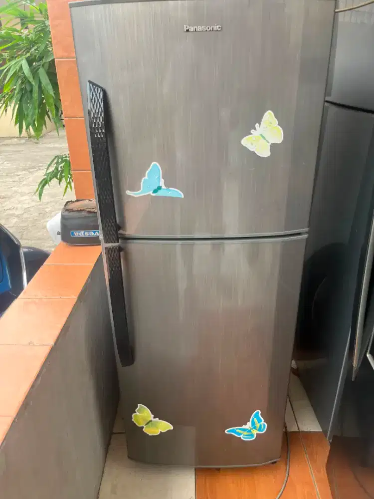 Kulkas 2 pintu panasonic mulus