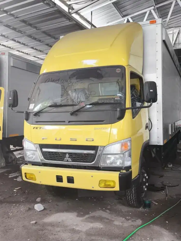 Supir Gudang antar barang