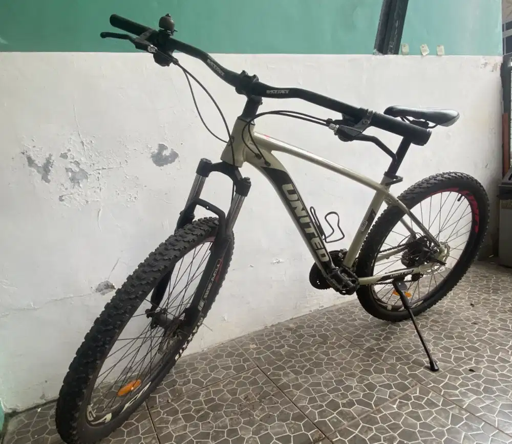 Di jual sepeda MTB United Monanza 4.00 uk  27,5 inch