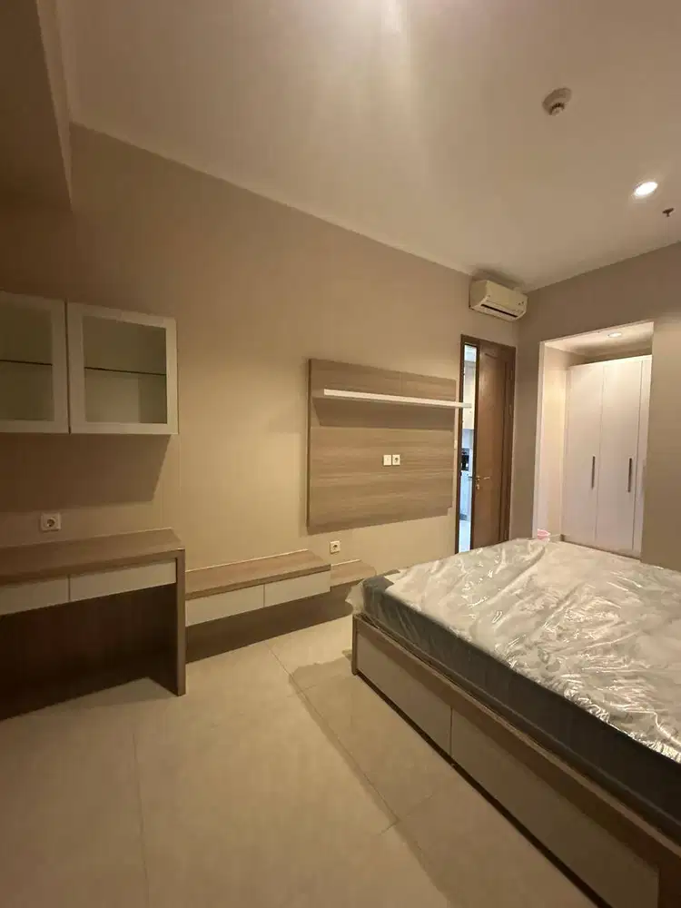 Disewakan Condo Taman Anggrek Residences 2+1 Bedrooms Fully Furnish