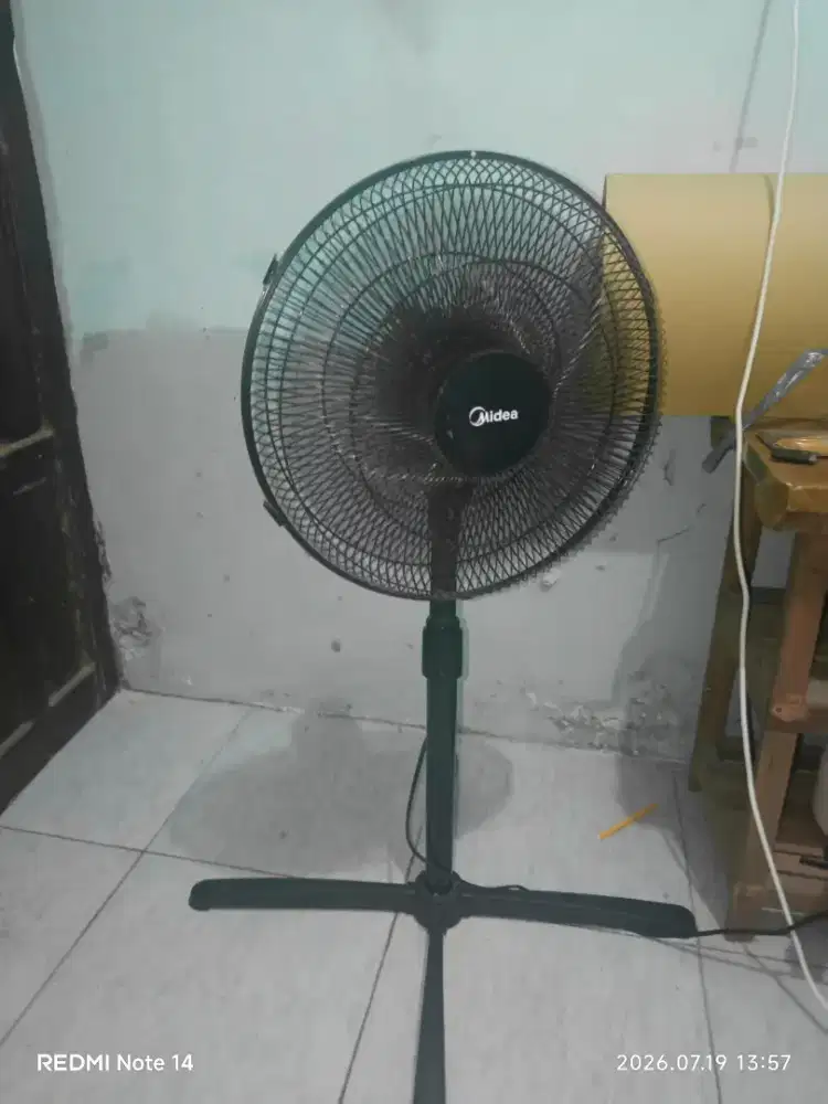 Kipas Angin Midea
