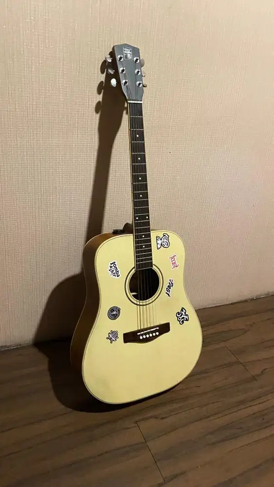 Gitar Acoustic UNBRND